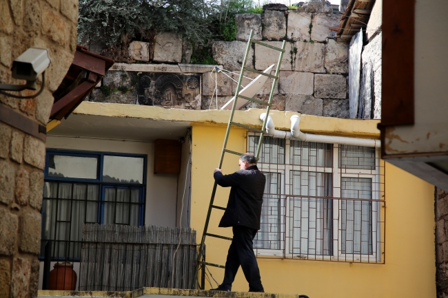 Antalya'da kayıp 9 fetih kitabesinden ikisi bulundu